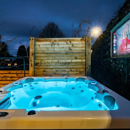 Luxury 1 Bed Villa - Great Location - Peaceful-Hot Tub Bowness-on-Windermere Exterior photo