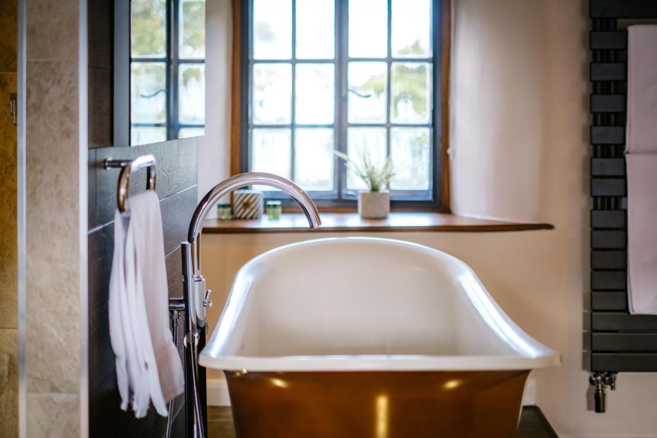 Luxury 1 Bed - Great Location - Peaceful-hot Tub *