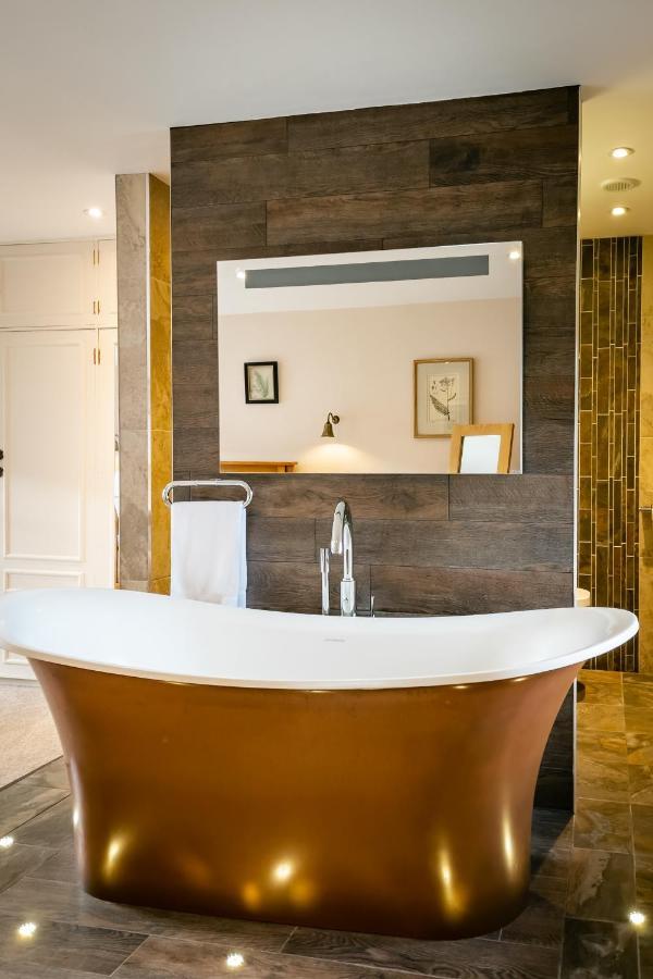 Luxury 1 Bed - Great Location - Peaceful-hot Tub *