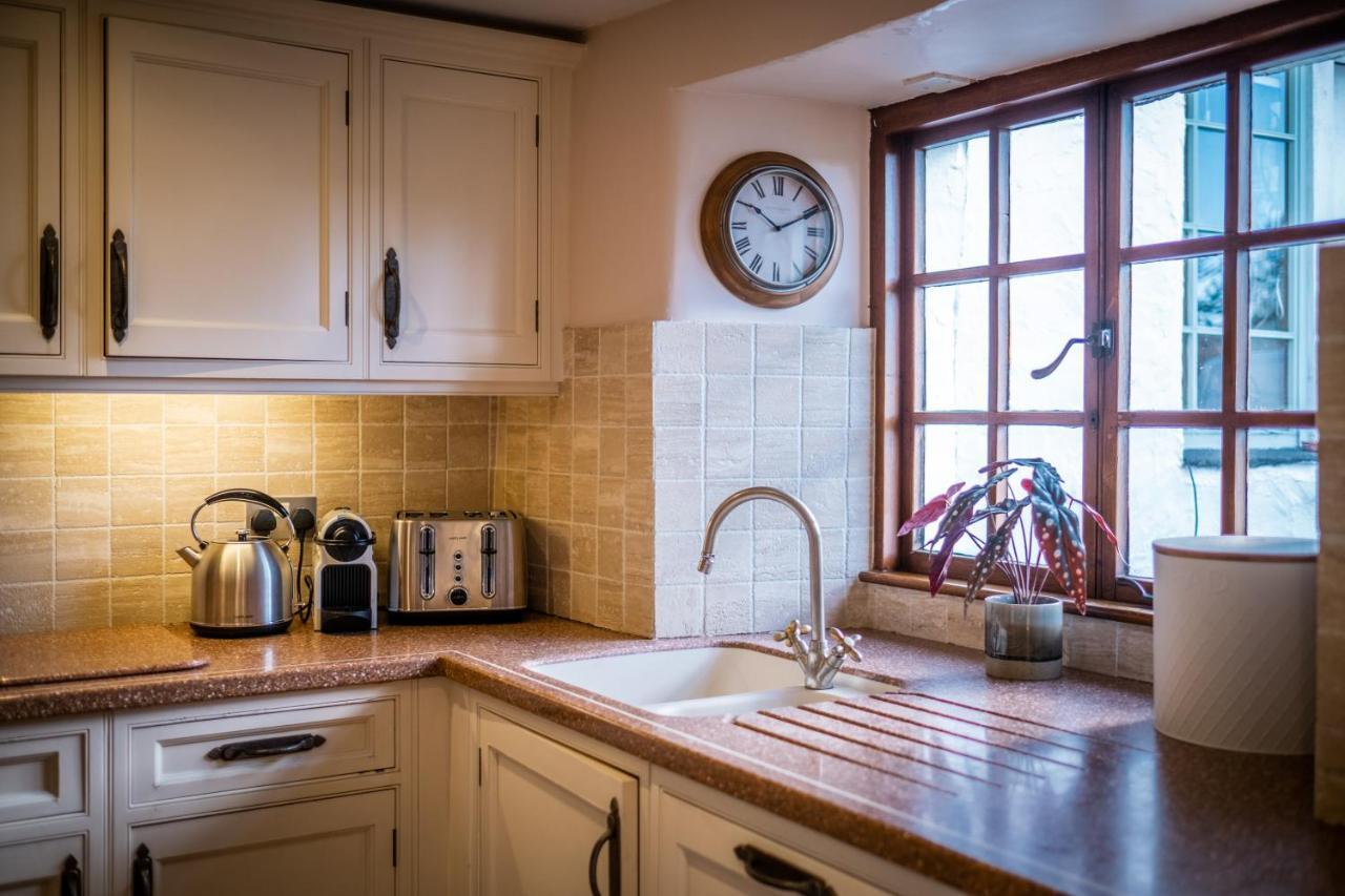 Luxury 1 Bed - Great Location - Peaceful-hot Tub Villa *