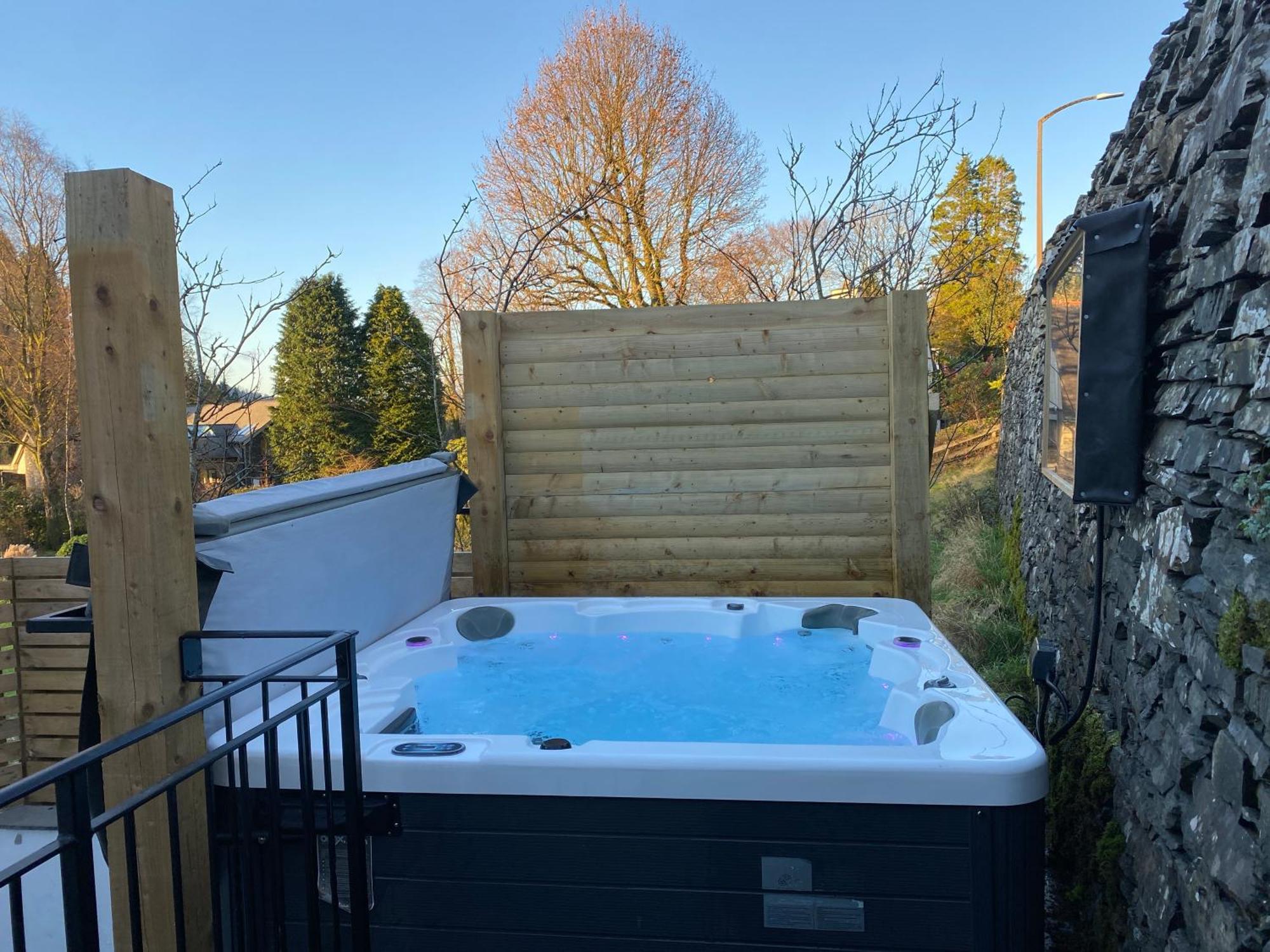 Villa Luxury 1 Bed - Great Location - Peaceful-hot Tub *